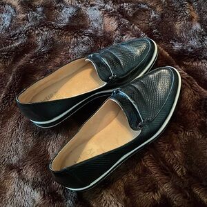 Naturalizer loafer women size 7 black snakeskin